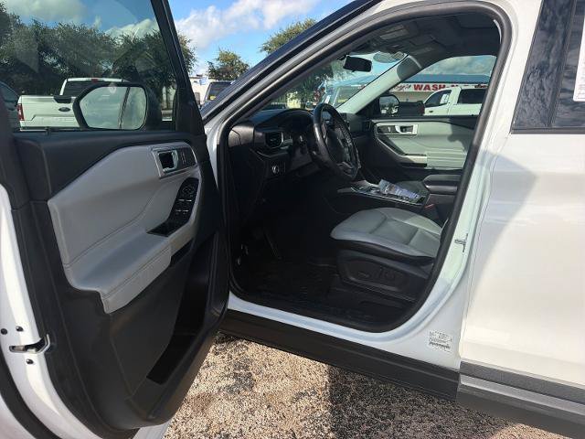 Certified 2021 Ford Explorer XLT w/ Equipment Group 202A AWD/4WD image 10