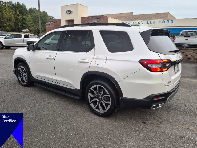 Used 2024 Honda Pilot Touring image 3
