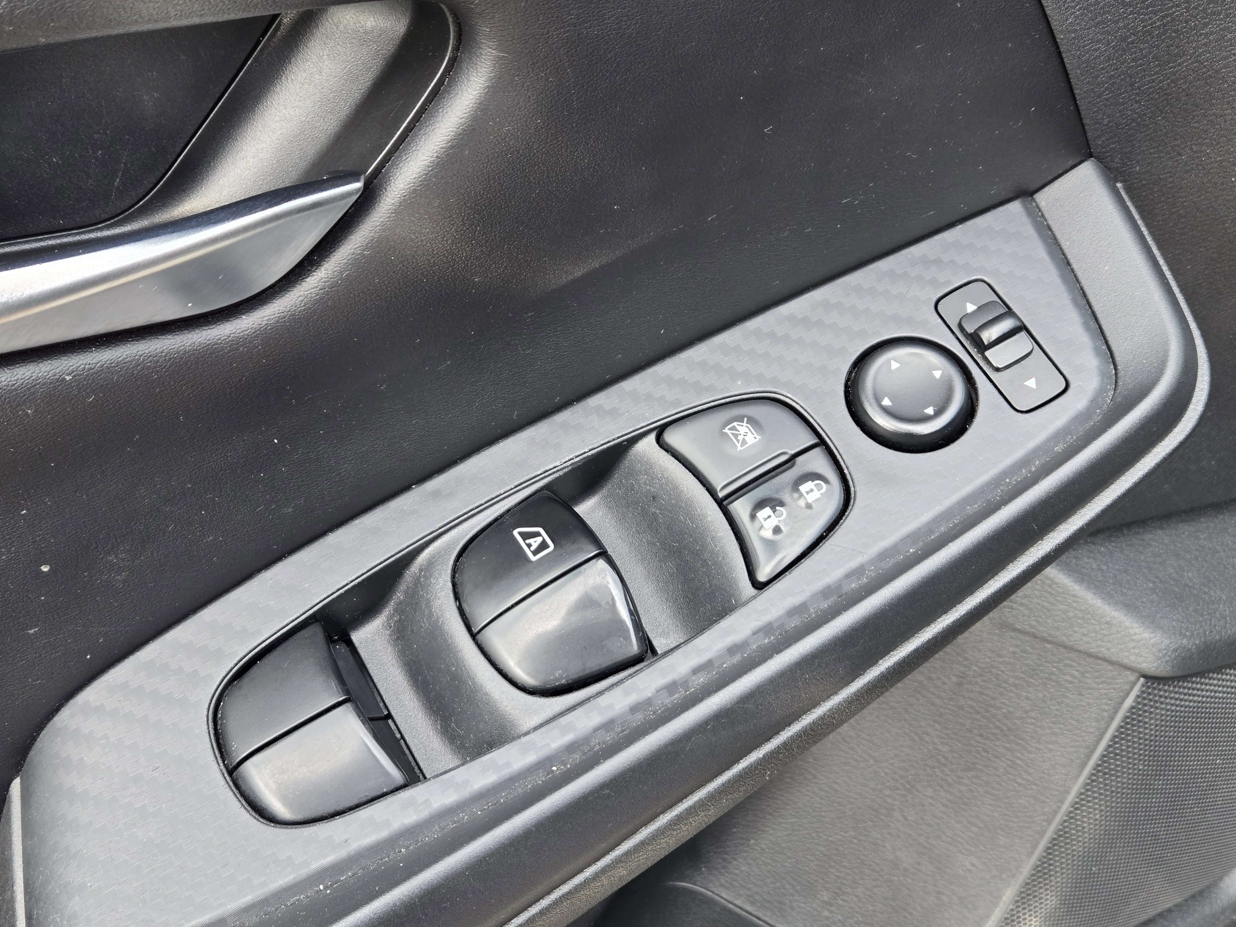 Used 2020 Nissan Sentra SV image 14