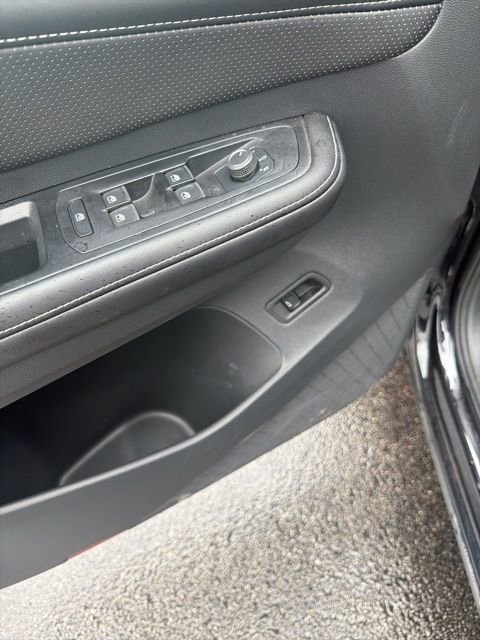 Used 2024 Volkswagen Atlas Cross Sport SE AWD/4WD image 10