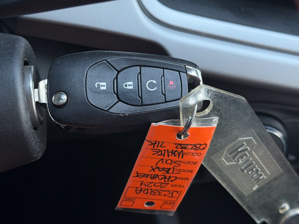 Used 2024 Chevrolet Trax RS FWD image 28