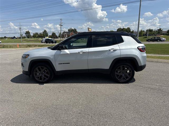 Used 2026 Jeep Compass Limited AWD/4WD image 8