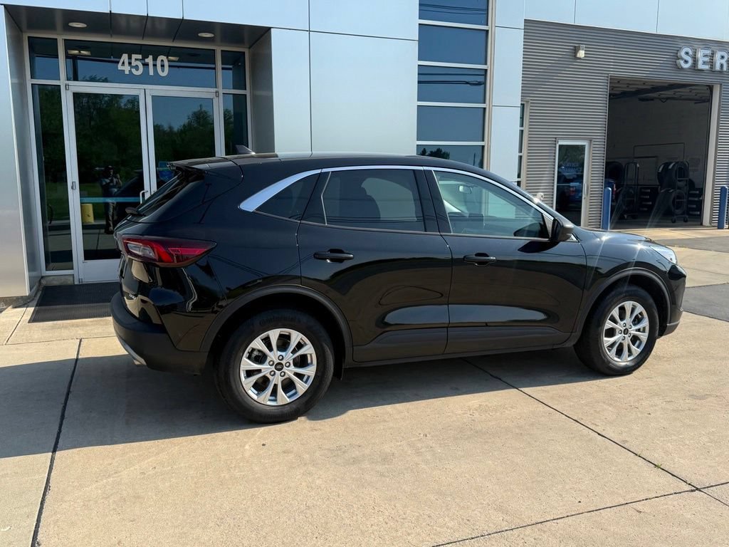 Certified 2023 Ford Escape Active AWD/4WD image 9