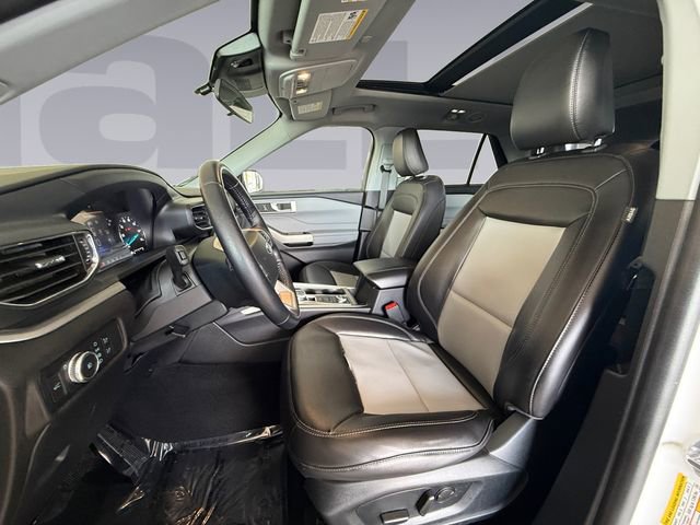 Certified 2022 Ford Explorer XLT w/ Equipment Group 202A AWD/4WD image 10