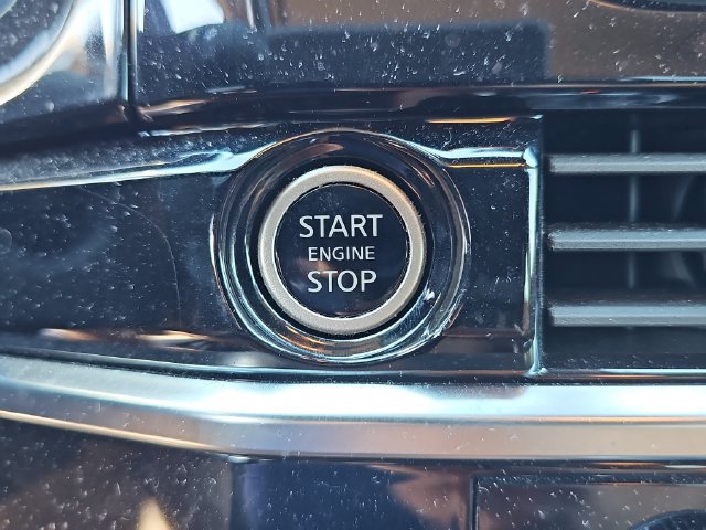 Used 2024 Nissan Pathfinder Platinum FWD image 31