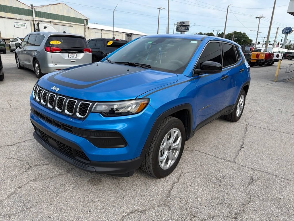 Used 2025 Jeep Compass Sport w/ Mopar Graphics Package AWD/4WD image 2