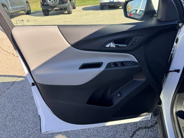 Used 2023 Chevrolet Equinox LT w/ Driver Convenience Package image 10