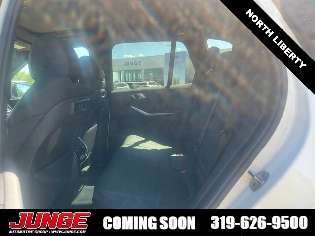 Used 2022 BMW X5 xDrive40i w/ Premium Package AWD/4WD image 6
