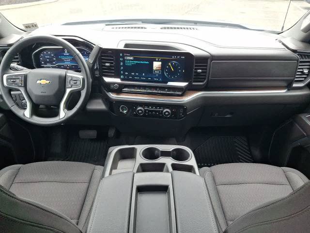 Used 2024 Chevrolet Silverado 1500 LT AWD/4WD image 10