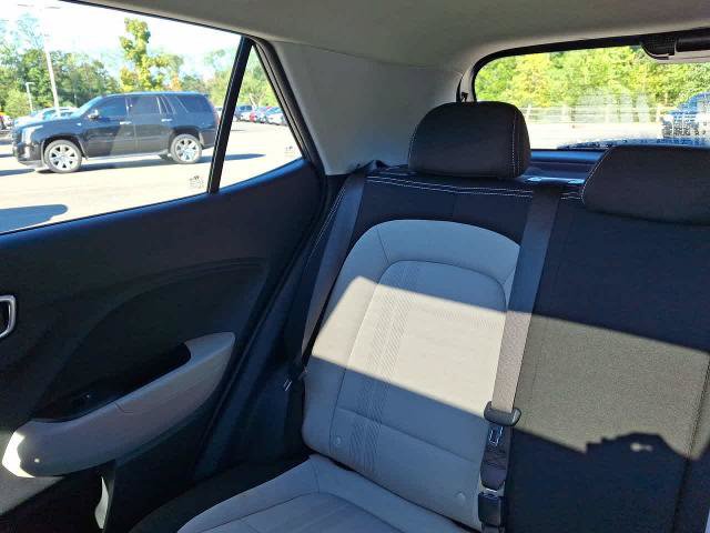 Used 2024 Hyundai Venue SEL FWD image 12
