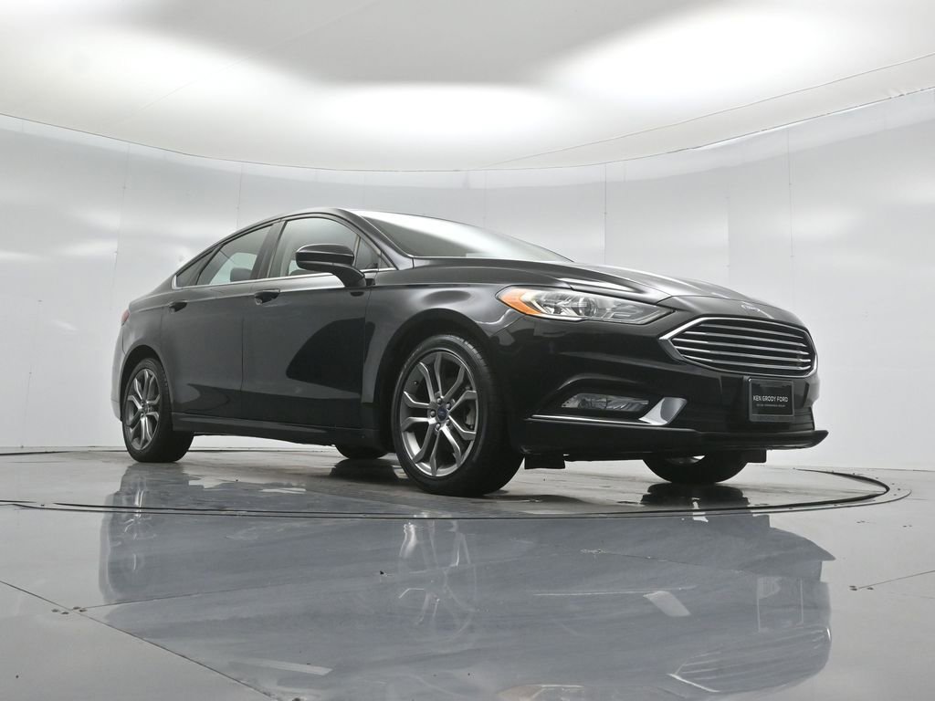 Certified 2017 Ford Fusion SE w/ Equipment Group 201A FWD image 44