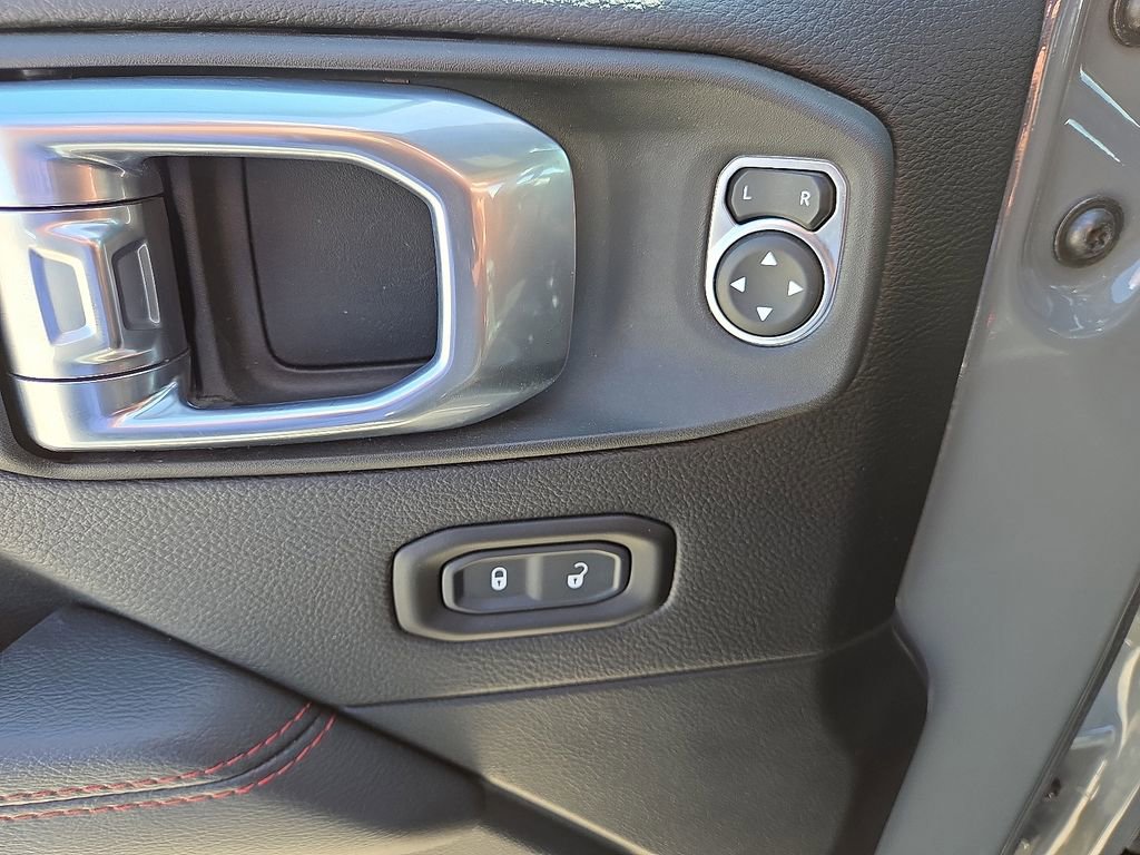 Used 2022 Jeep Wrangler Unlimited Rubicon w/ LED Lighting Group AWD/4WD image 23