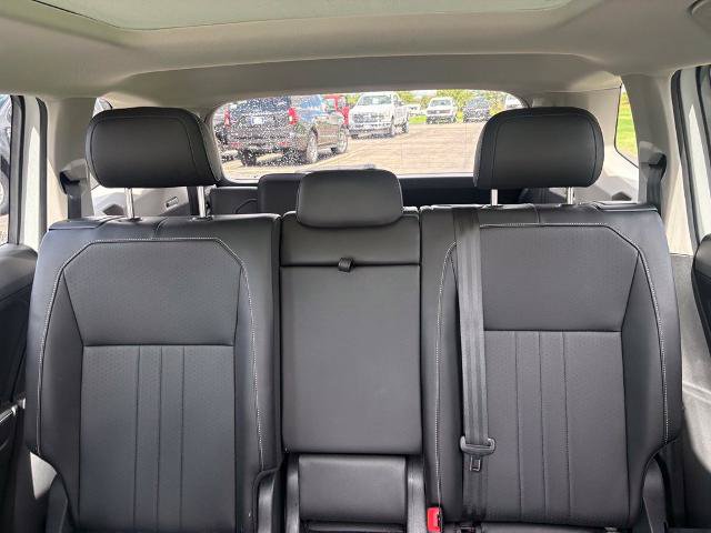 Used 2023 Volkswagen Tiguan SE w/ Panoramic Sunroof Package FWD image 13