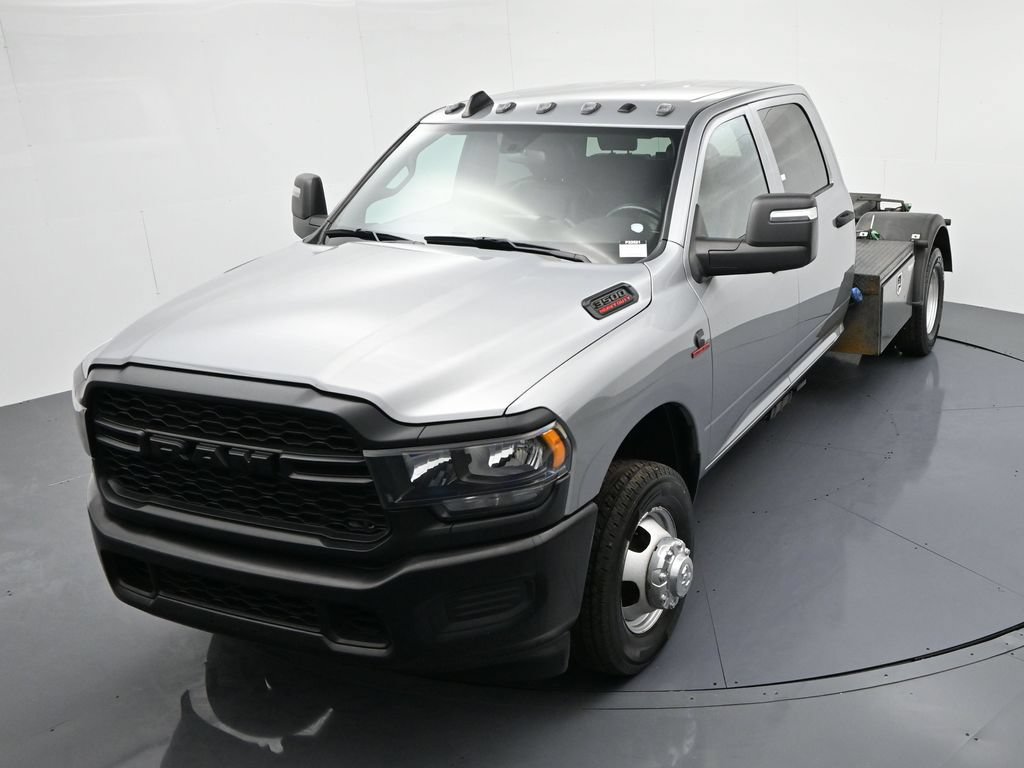 Used 2024 RAM 3500 Tradesman w/ Cold Weather Group RWD image 18