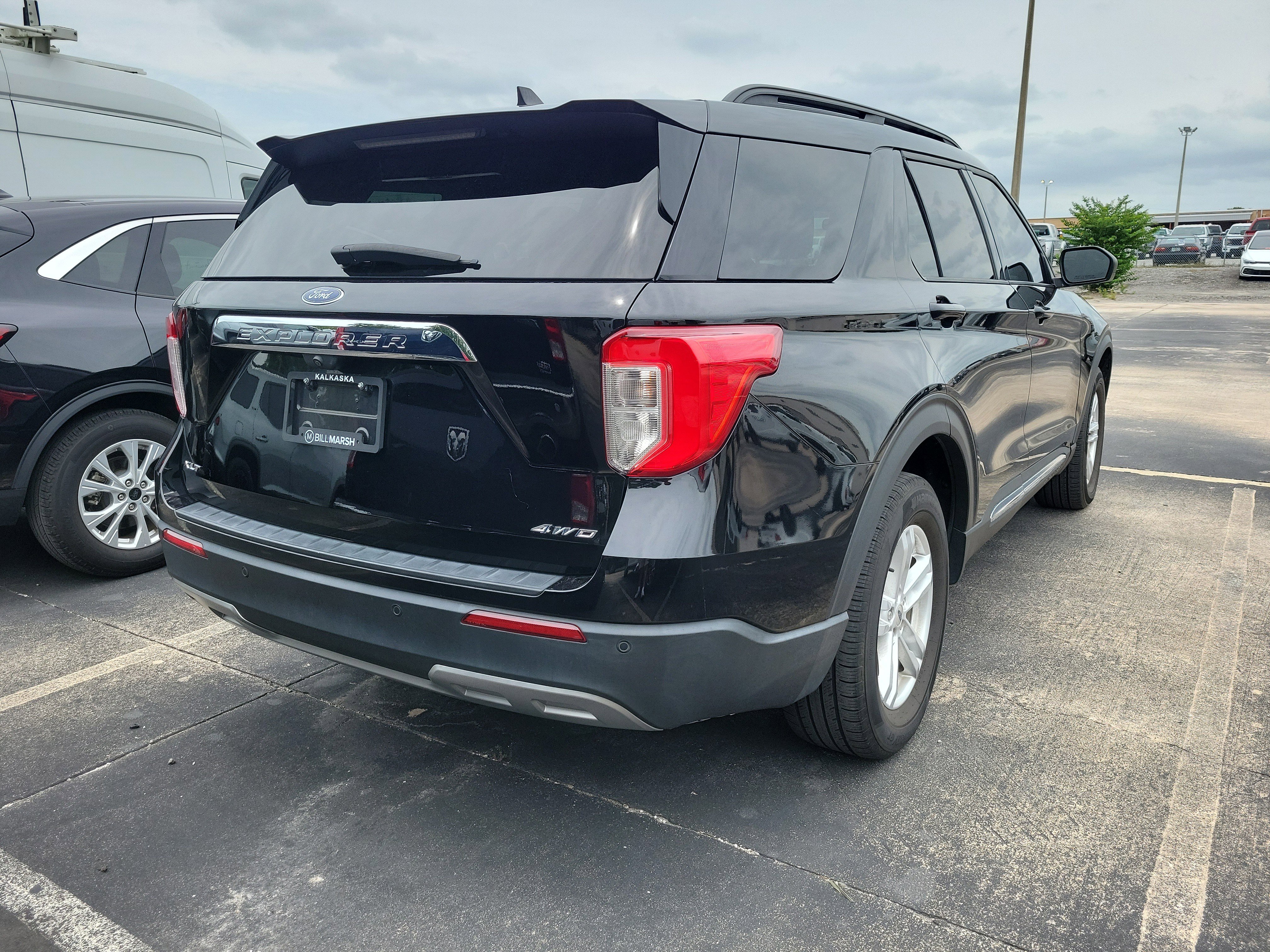 Certified 2023 Ford Explorer XLT w/ Equipment Group 202A AWD/4WD image 5