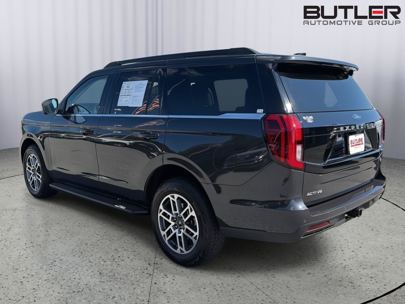 Certified 2025 Ford Expedition Active AWD/4WD image 4