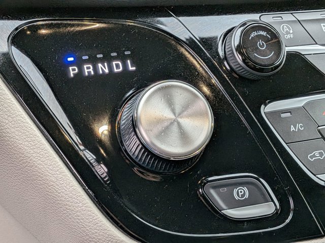 Used 2023 Chrysler Pacifica Touring-L FWD image 20