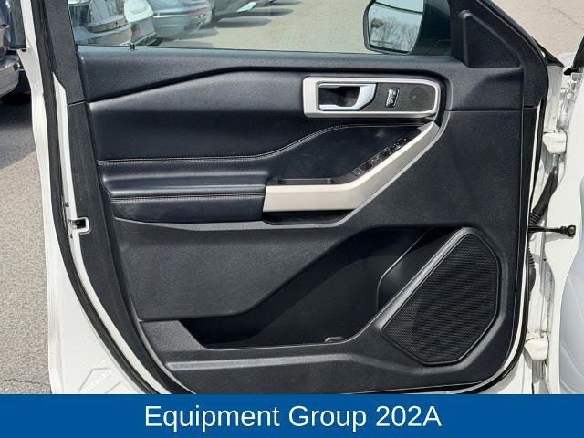 Certified 2022 Ford Explorer XLT w/ Equipment Group 202A image 14