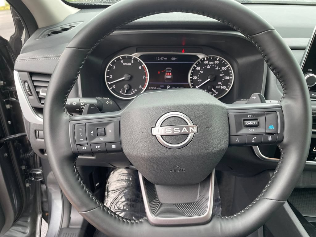 Used 2025 Nissan Rogue SV AWD/4WD image 17