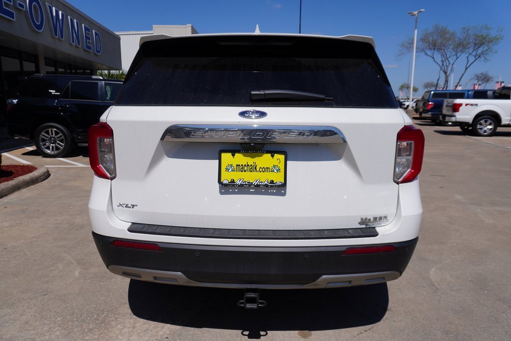 Certified 2023 Ford Explorer XLT w/ Equipment Group 202A image 5