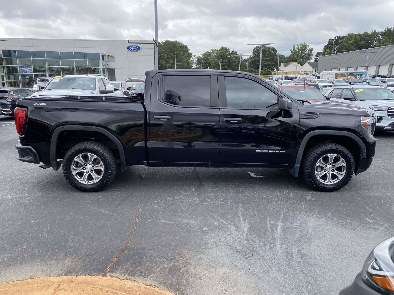 Used 2019 GMC Sierra 1500 4x4 Crew Cab w/ Convenience Package image 8