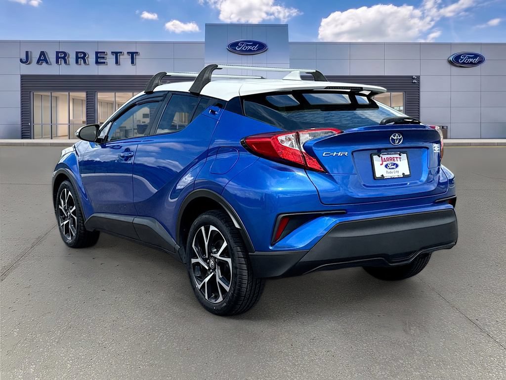 Used 2019 Toyota C-HR XLE FWD image 5