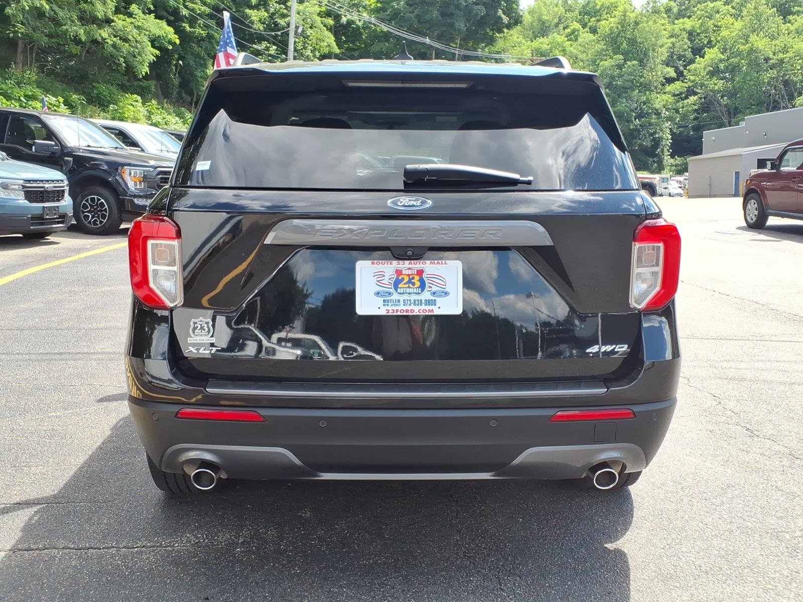 Certified 2021 Ford Explorer XLT w/ Equipment Group 202A AWD/4WD image 7