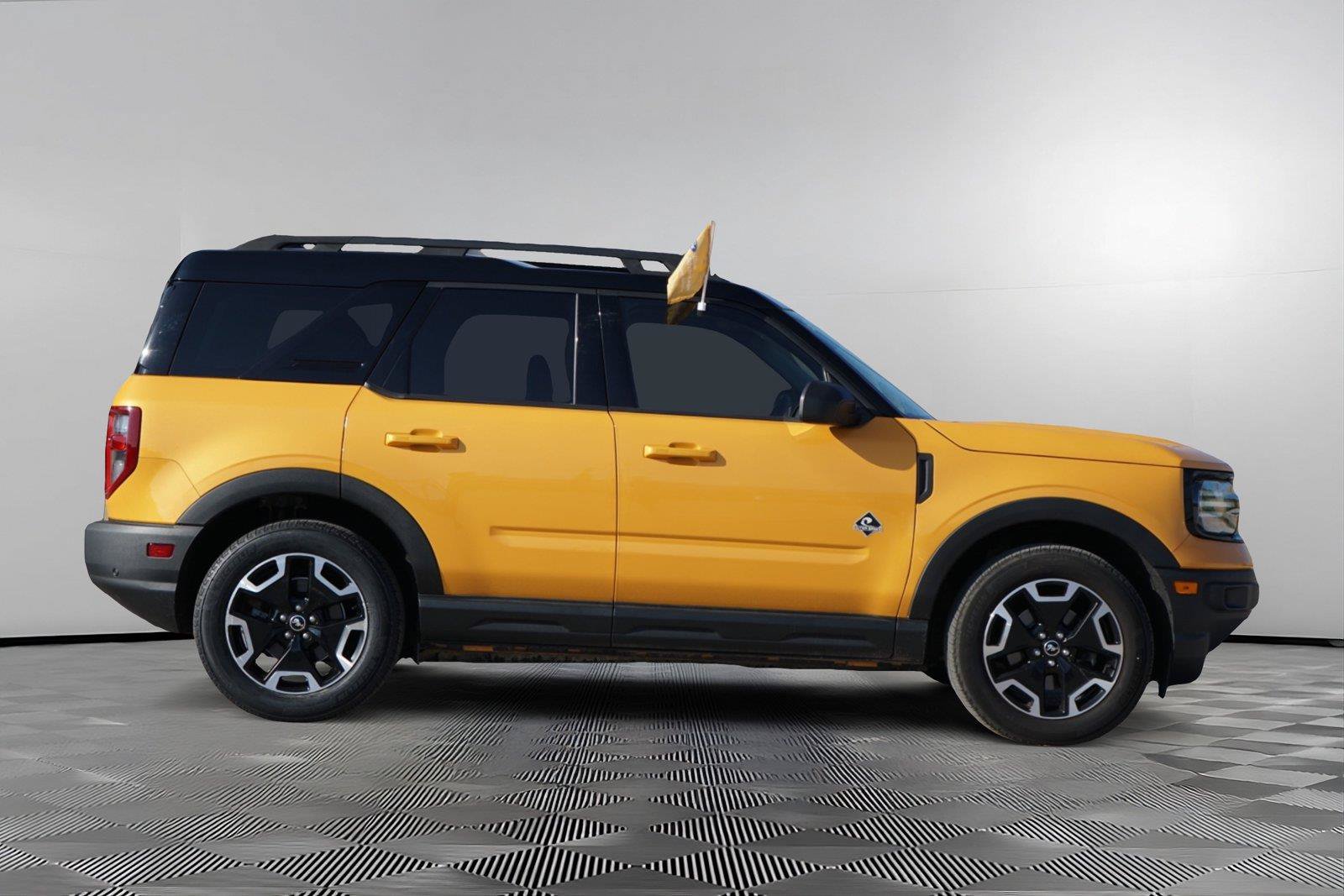 Certified 2022 Ford Bronco Sport Outer Banks w/ Tech Package AWD/4WD image 3