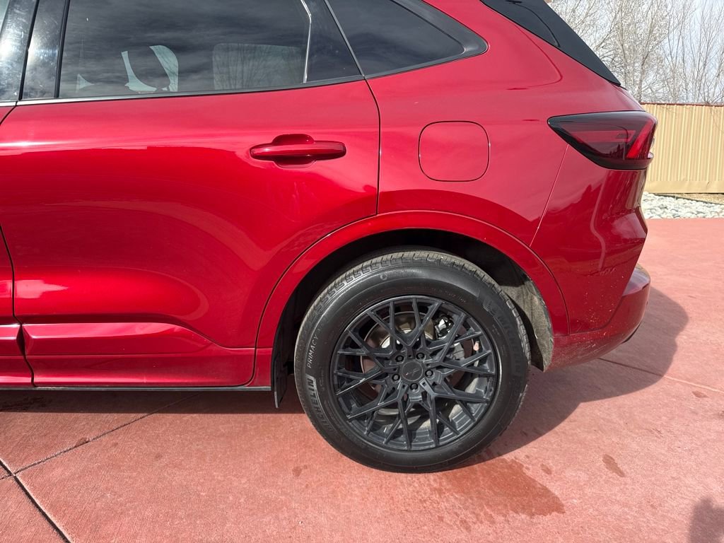 Certified 2024 Ford Escape ST-Line w/ Tech Pack #1 FWD image 33