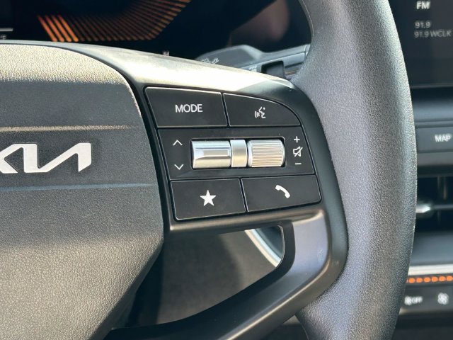 Used 2025 Kia K4 FWD image 19