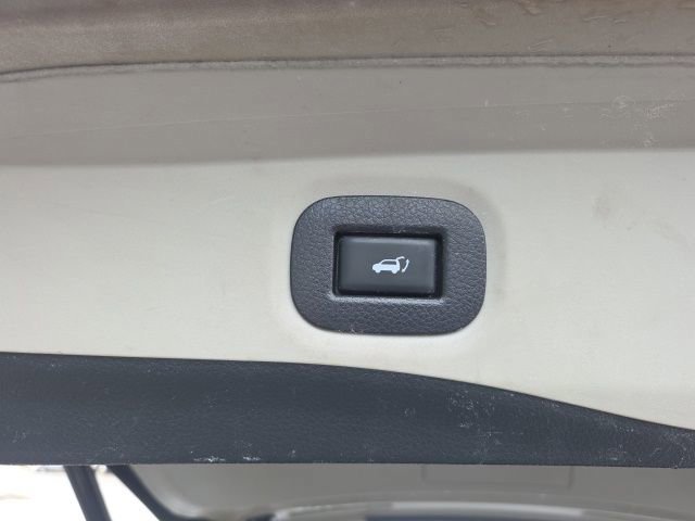 Used 2018 Nissan Rogue SL w/ Premium Package image 10