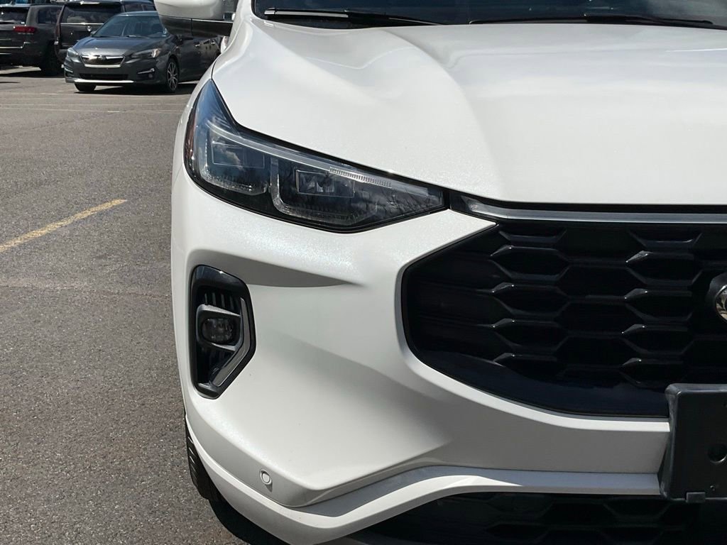 Certified 2023 Ford Escape ST-Line Elite w/ Premium Technology Package AWD/4WD image 2
