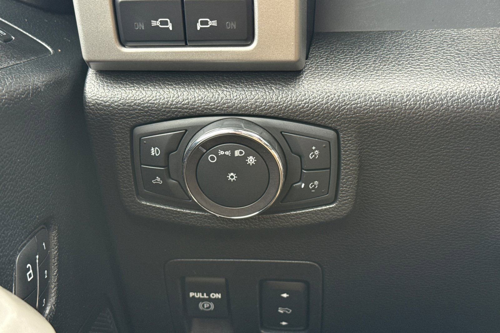Certified 2019 Ford F150 Lariat AWD/4WD image 28