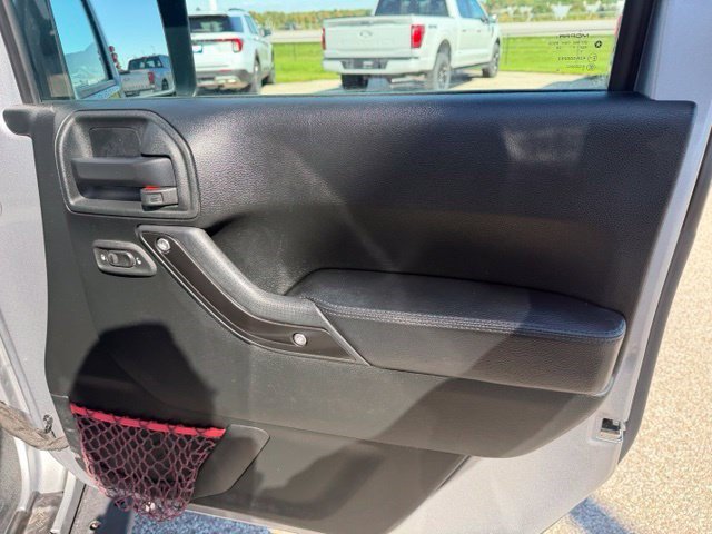 Used 2017 Jeep Wrangler Unlimited Rubicon AWD/4WD image 35