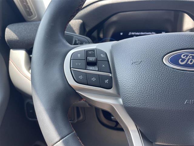 Certified 2025 Ford Explorer Active w/ Active Comfort Package AWD/4WD image 13