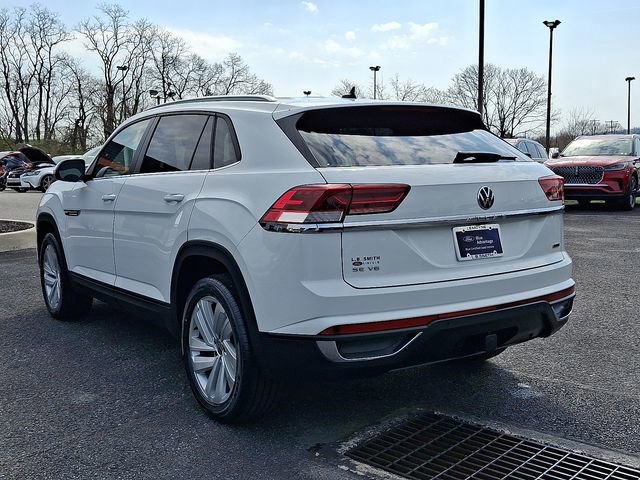 Used 2022 Volkswagen Atlas Cross Sport SE AWD/4WD image 2