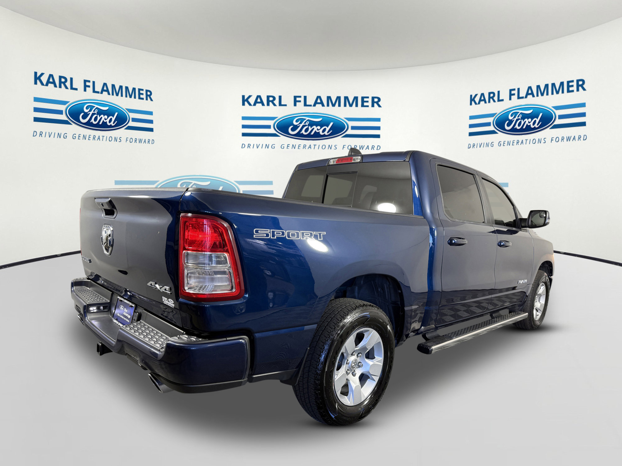 Used 2023 RAM 1500 Big Horn AWD/4WD image 3