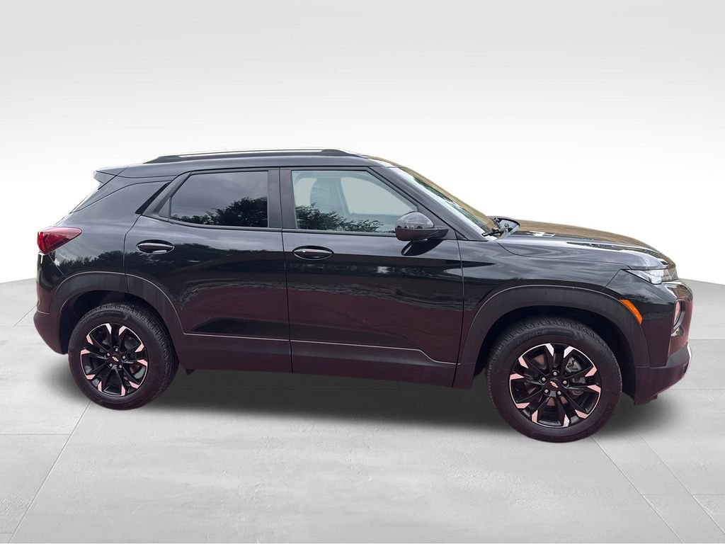 Used 2023 Chevrolet TrailBlazer LT AWD/4WD image 10
