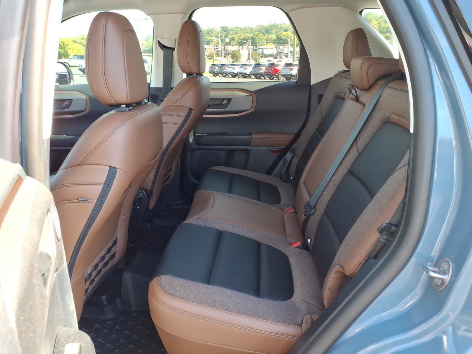 Certified 2025 Ford Bronco Sport Outer Banks w/ Outer Banks Tech Package+ AWD/4WD image 13