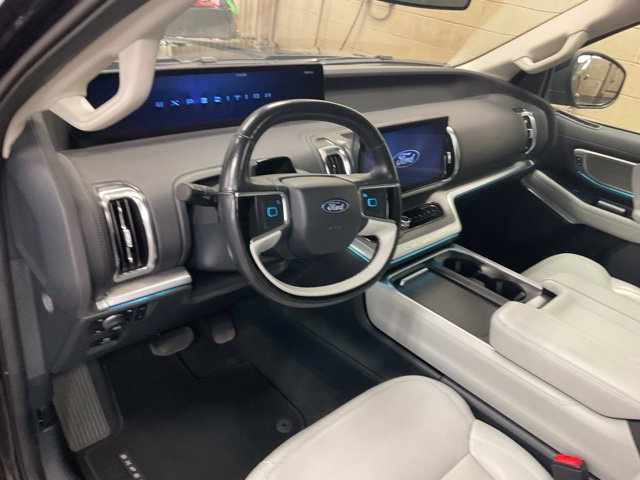 Certified 2025 Ford Expedition Max Platinum AWD/4WD image 6