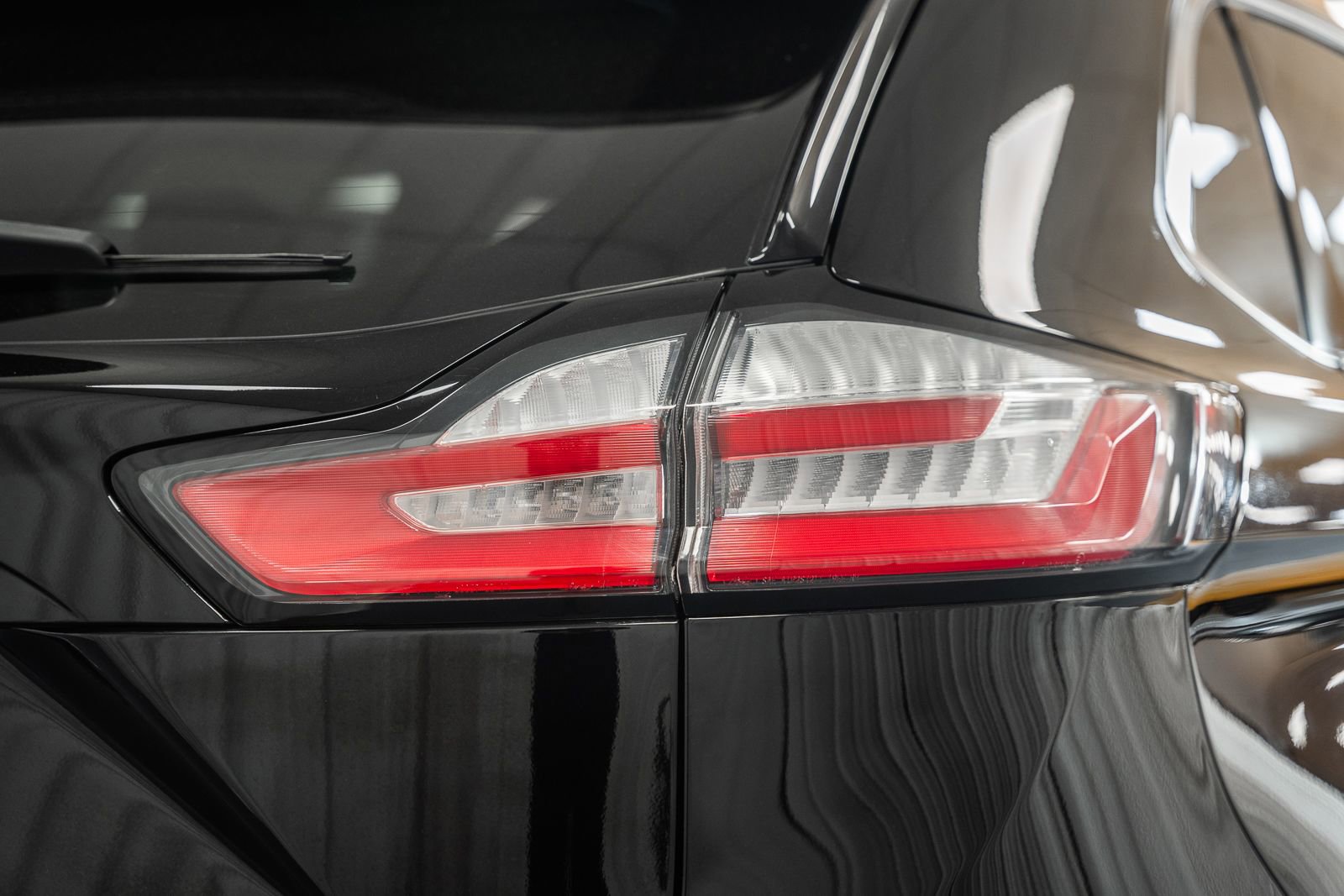 Certified 2022 Ford Edge Titanium AWD/4WD image 7