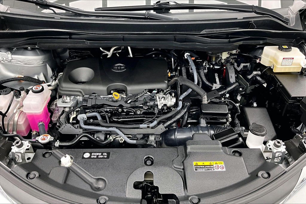 Used 2025 Toyota Sienna LE FWD image 10