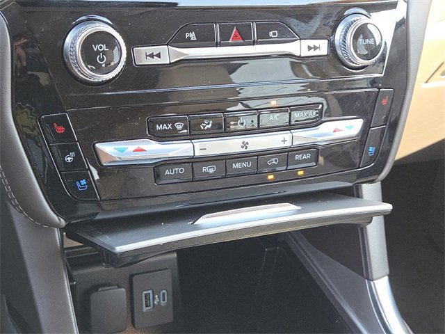 Certified 2022 Ford Explorer Platinum w/ Equipment Group 601A image 19