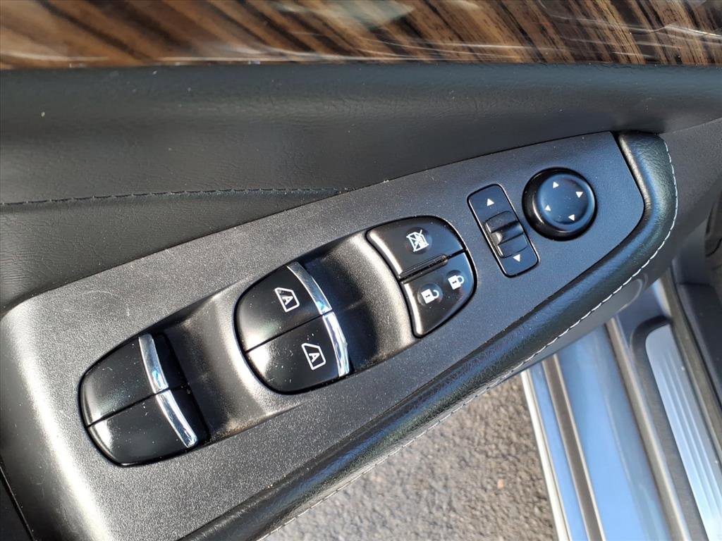 Used 2017 Nissan Maxima Platinum image 16