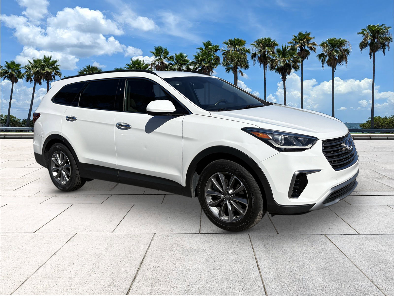 Used 2019 Hyundai Santa Fe XL SE image 2