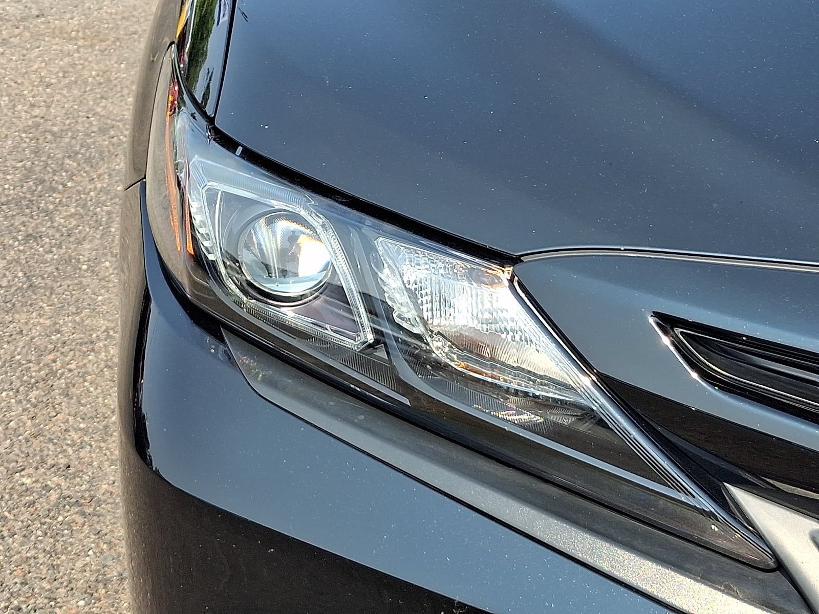 Used 2022 Toyota Camry SE w/ Carpet Mat Package (TMS) FWD image 10