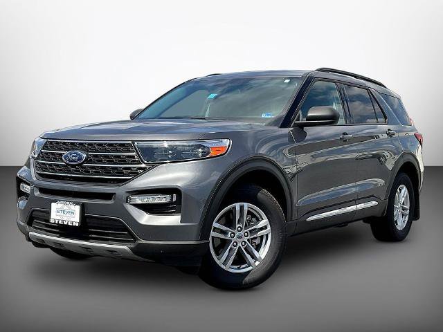 Certified 2023 Ford Explorer XLT w/ Equipment Group 202A AWD/4WD image 3