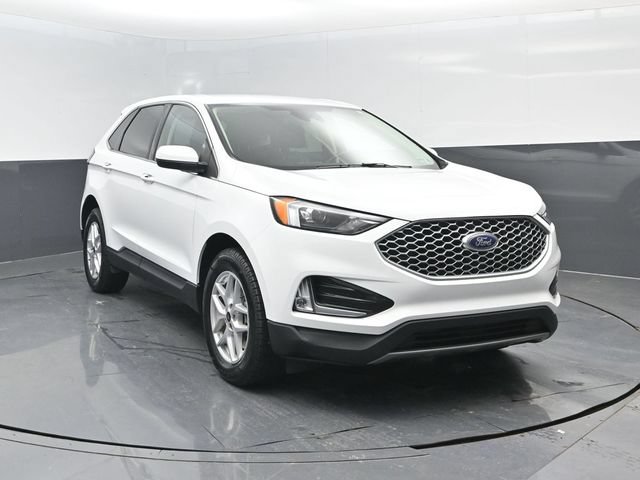 Certified 2024 Ford Edge SEL w/ Convenience Package AWD/4WD image 2
