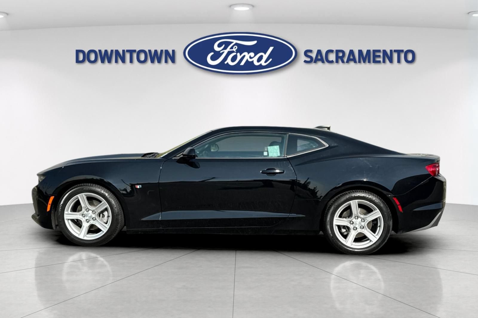 Used 2023 Chevrolet Camaro LT RWD image 7