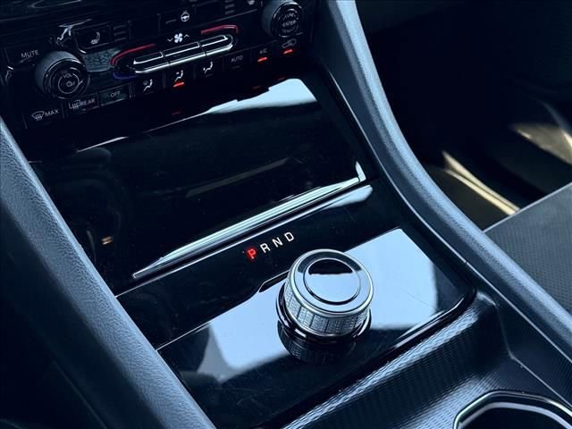 Used 2024 Jeep Grand Cherokee Altitude RWD image 16